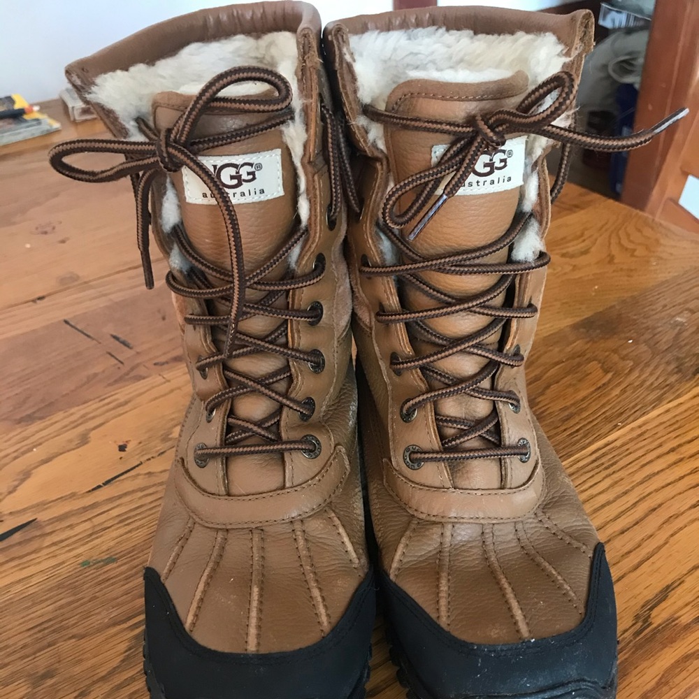 Ugg Adirondack Boots (size 8.5)